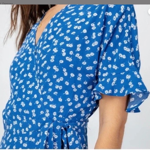 Rails Florence Cobalt Floating Daisies wrap dress Size Medium New with tag - Picture 3 of 16